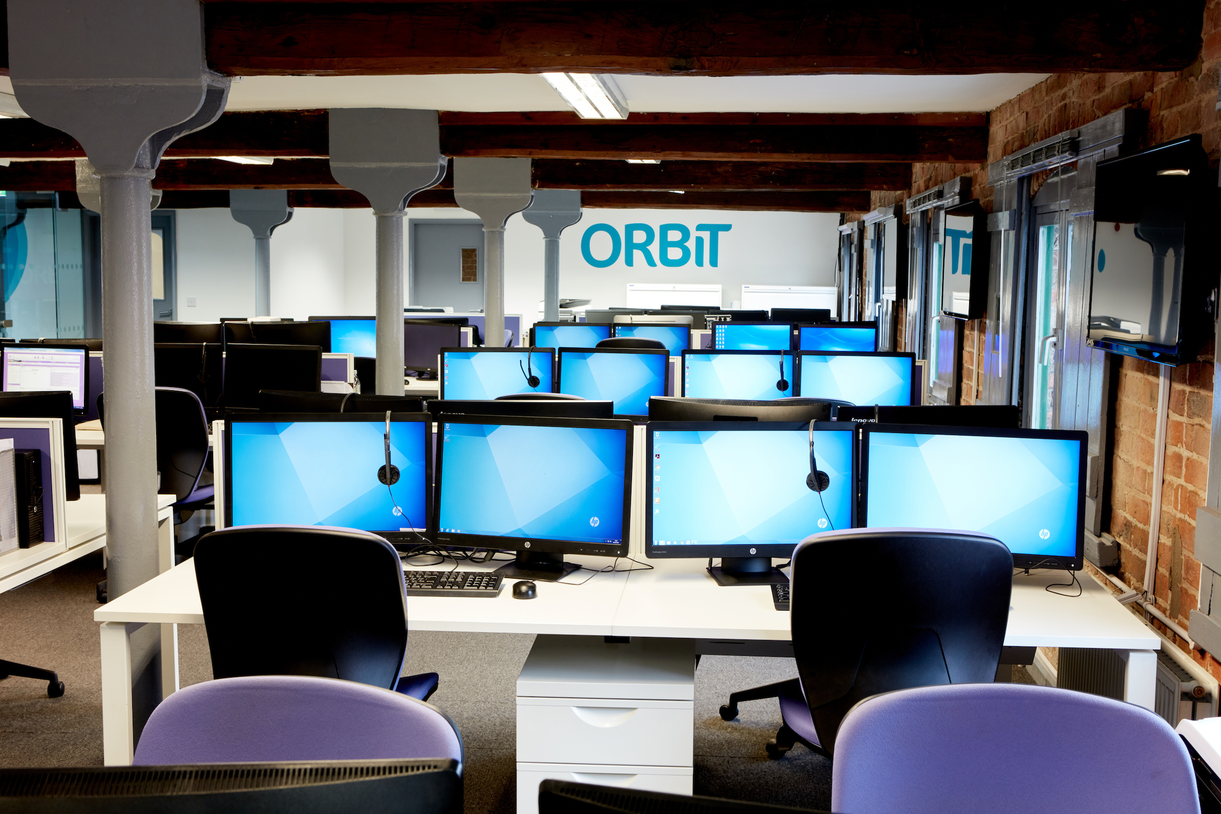 Flow York5223 flow office design for orbit york desks and chairs